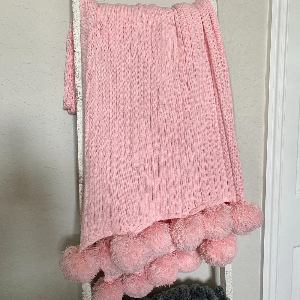 Soft Pink Cotton Throw With Large Poms